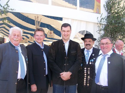 Markus S�der und Peter Tomaschko bei der Josefspartei in K�hbach