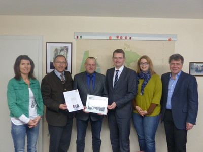 Gemeindebesuch in Todtenweis mit dem Amt f�r l�ndliche Entwicklung