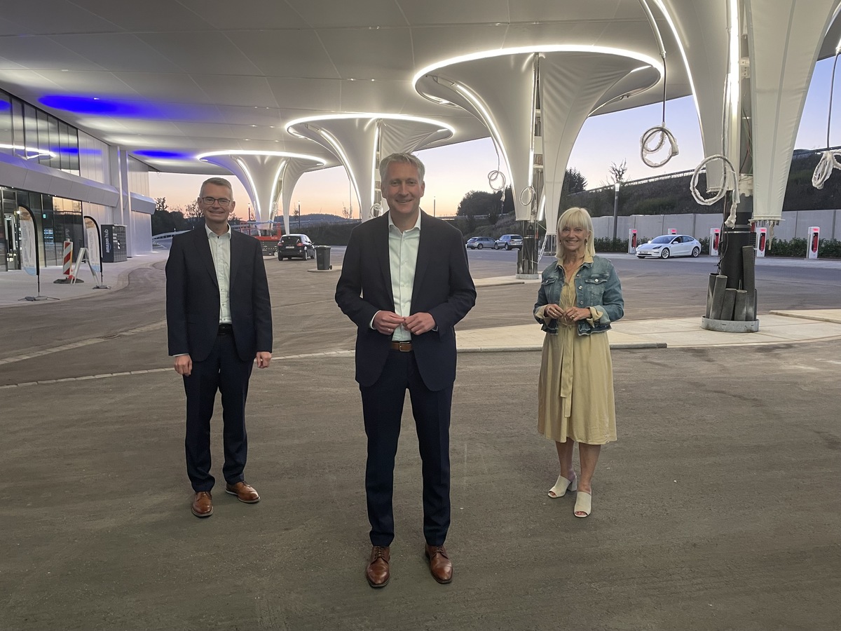 von links nach rechts: Peter Tomaschko, Hansjrg Durz, Carolina Trautner