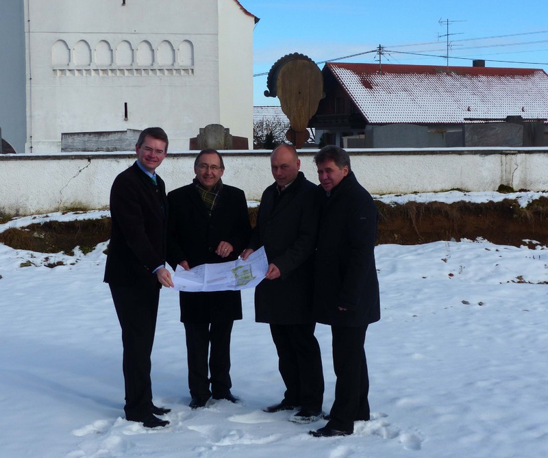 v.l.: Landtagsabgeordneter Peter Tomaschko, Prsident Johann Huber, 1. Brgermeister Erwin Gerstlacher und Abteilungsleiter Ludger Klinge. 