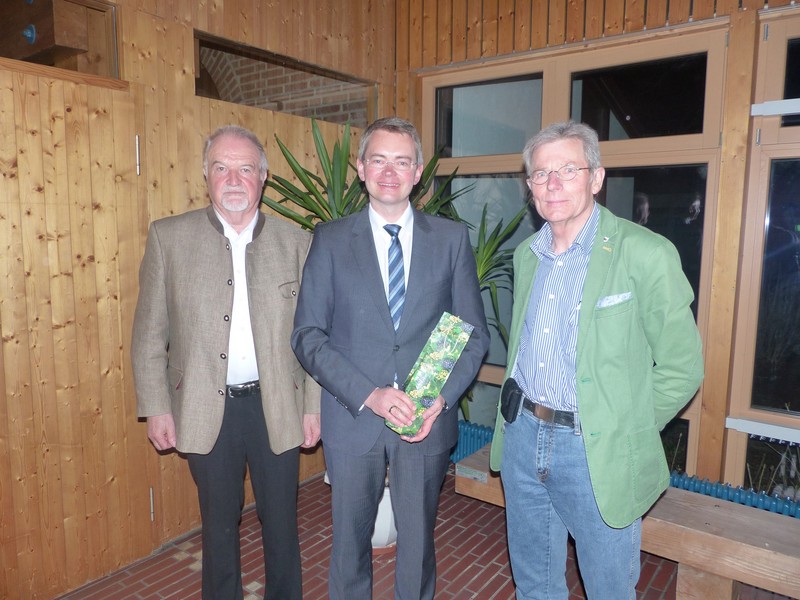 Auf dem Bild von links nach rechts: Hans-Gnter Gessler, Peter Tomaschko und Franz Xaver Gtz