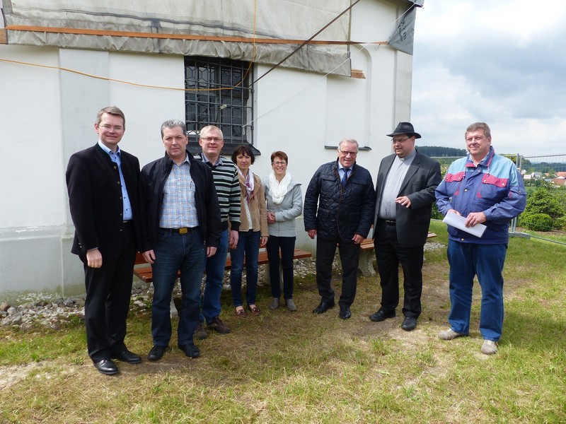 Von links nach rechts: Peter Tomaschko, Markus Winklhofer, Werner Zwick, Ingrid Mgele, Rosmarie Sedlmeir, Johannes Hintersberger, Max Bauer und Helmut Rssle 