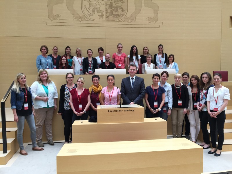 Peter Tomaschko mit dem Grunschulseminar Aichach-Friedberg