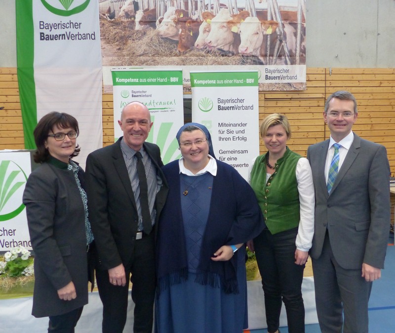 v.l.n.r.: Sabine Asum, Dr. Klaus Metzger, Schwester Teresa Zukic, Stephanie Kopold-Keis, Peter Tomaschko